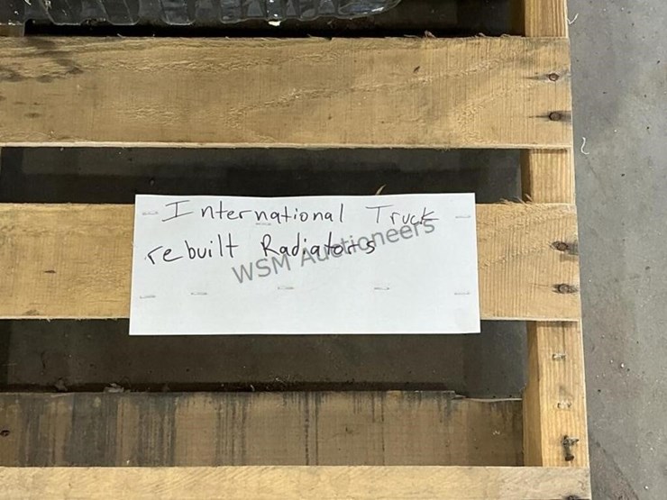 pallet-of-rebuilt-international-truck-radiators-image-8