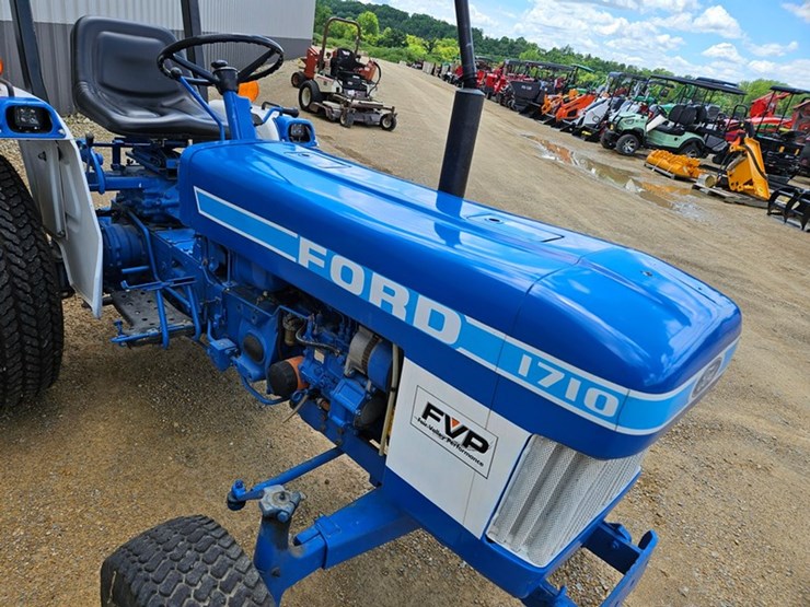 ford-1710-image-26