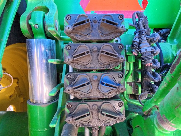 john-deere-8285r-image-44