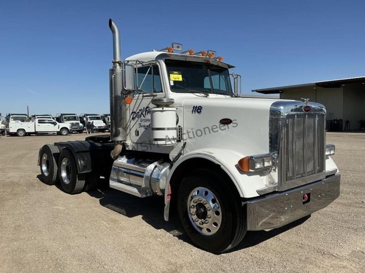 2004-peterbilt-378-image-3