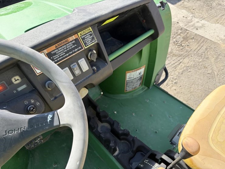 john-deere-gator-image-16