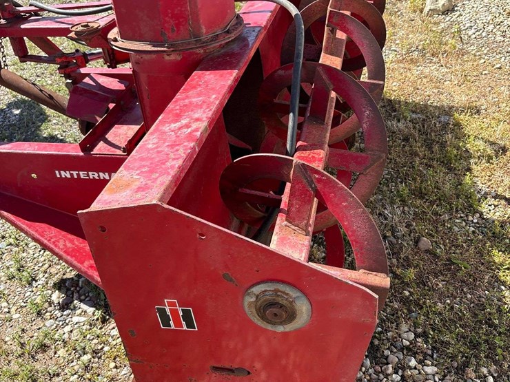 international-80-snow-blower,-1970s-model,-3pt,-540pto,-image-10