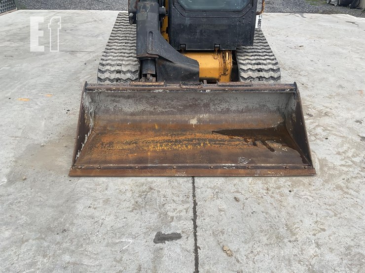 2021-jcb-3ts-8t-image-11