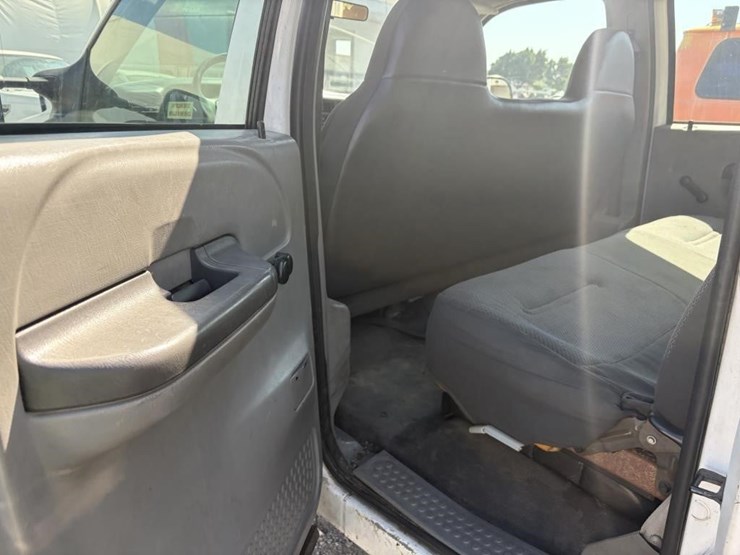 2002-ford-f450-image-12