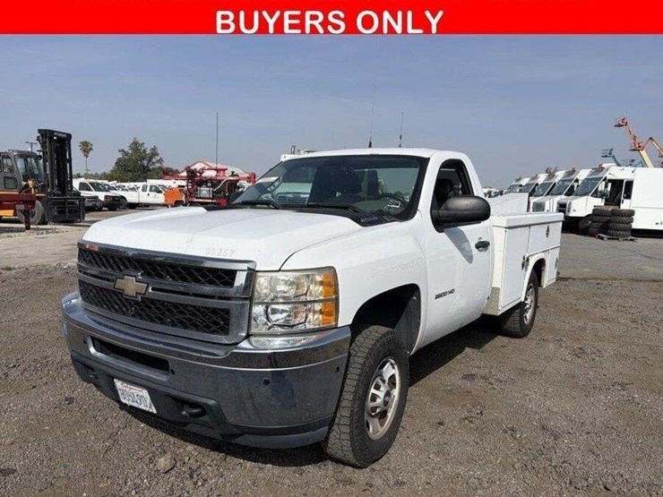 2011-chevrolet-silverado-2500-image-1