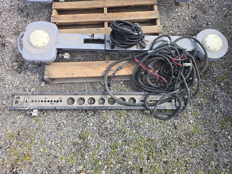 agleader-paradyne-receivers-with-rtk-unlock-and-wiring-harness,-came-off-an-8000-deere-series-image-3