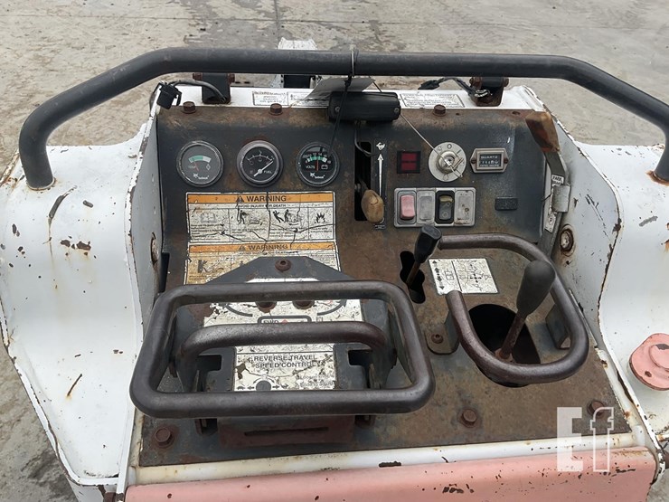 2005-bobcat-mt55-image-14