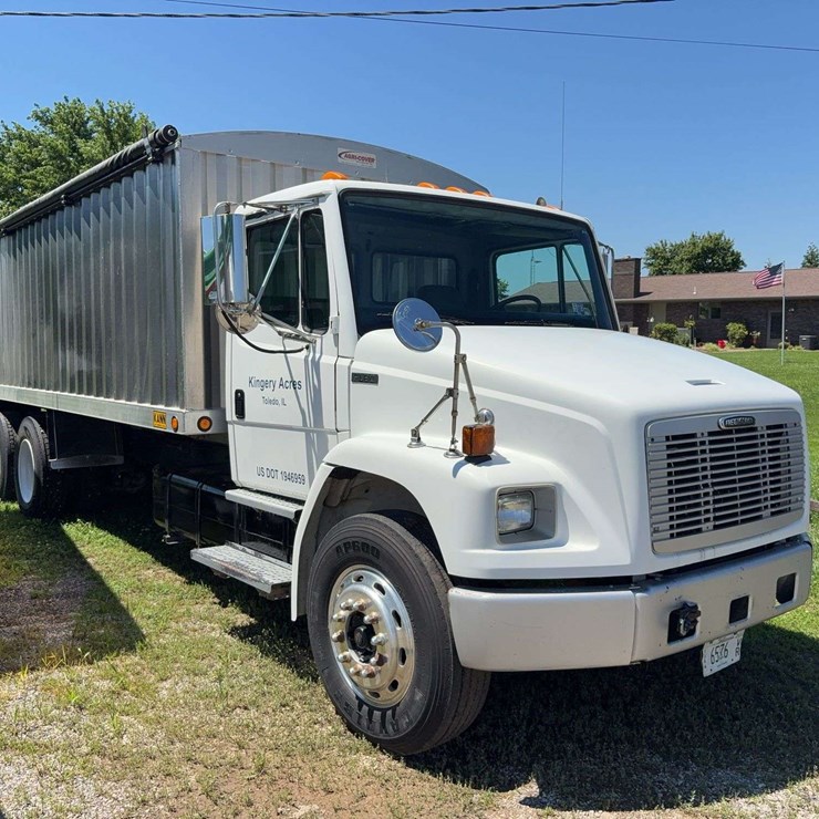2002 Freightliner FL80 10 Wheeler with Aluminum 20ft KAHN Bed, Air Ride, 234,682 miles, Power Windows, Cargo Doors, Roll Tarp, Automatic, 295/70R22.5, Cat 3126 Engine