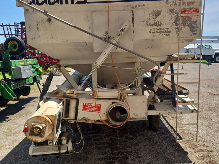 12-ton-adams-fertilizer-tender-on-running-gear,-used-last-fall,-hyd.-drive-controls,-2-compartments,-roll-tarp-image-6