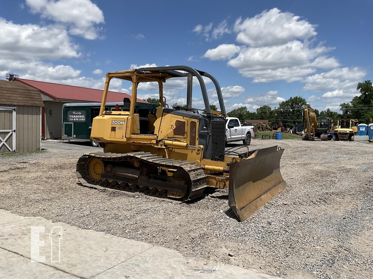 2004-deere-700h-image-6