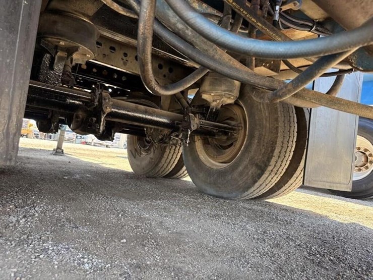 2014-versa-v-bottom-spreader-trailer-image-17
