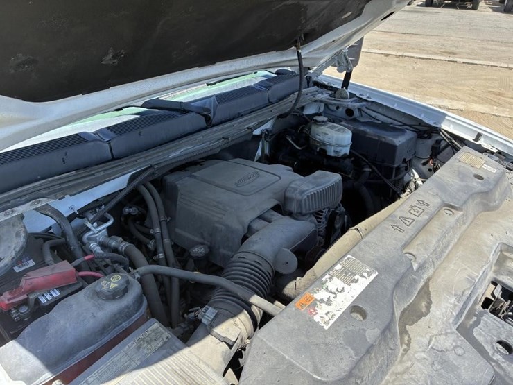 2011-chevrolet-silverado-2500-image-11