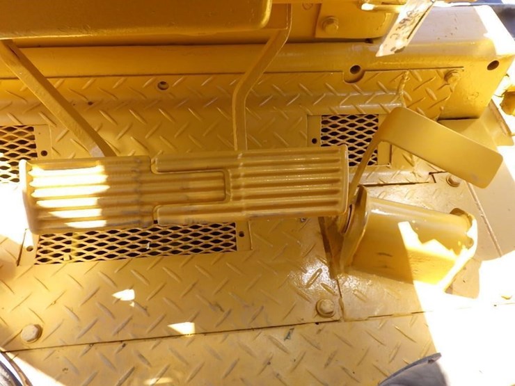 1990-komatsu-d68e-1-image-38