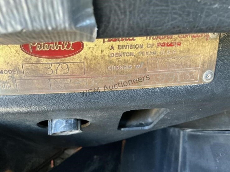 1995-peterbilt-379-image-15