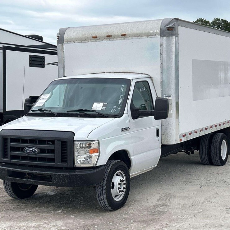 2019 FORD E350