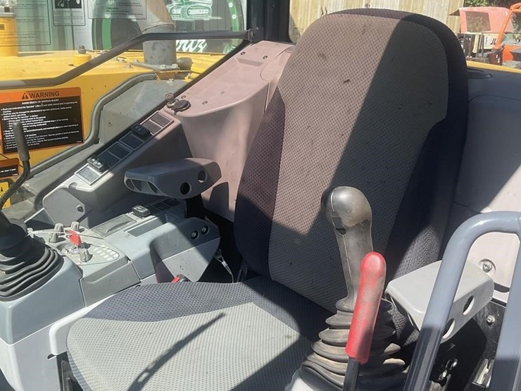2022-deere-85g-image-13