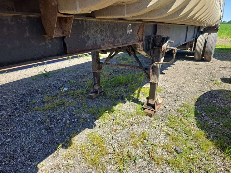 1970-fruehauf-dump-trailer,-32',-air-tailgate,-spring-ride,-full-frame,-grain-chute,-roll-tarp,-vin--639909-image-7