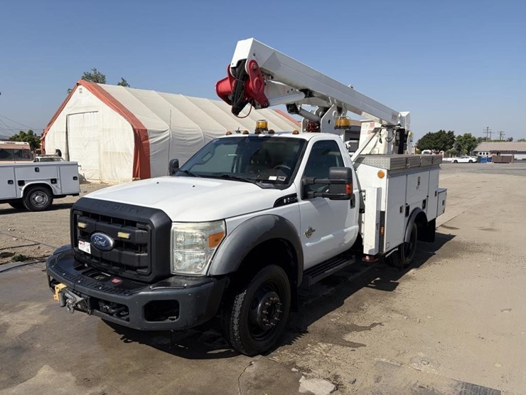 2012-ford-f550-image-1