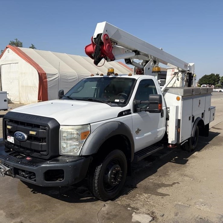 2012 FORD F550