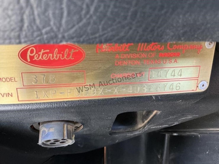 2004-peterbilt-378-image-16