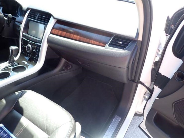2011-ford-edge-image-34