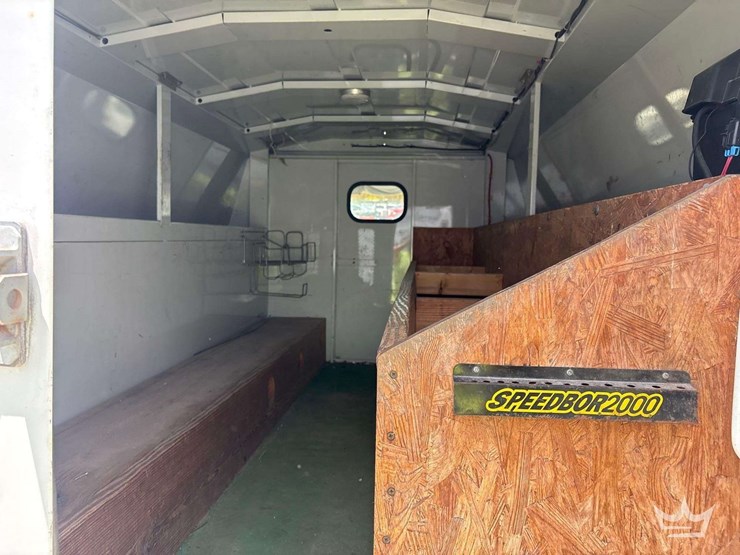 2004-chevrolet-express-3500-enclosed-service-van-image-12