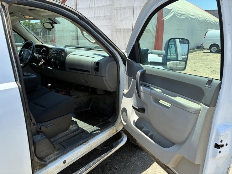 2012-gmc-sierra-2500-image-14