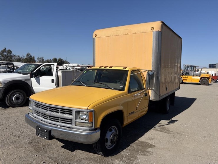 1995-chevrolet-cheyenne-3500-image-1