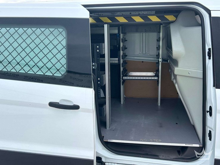2022-ford-transit-connect-image-24