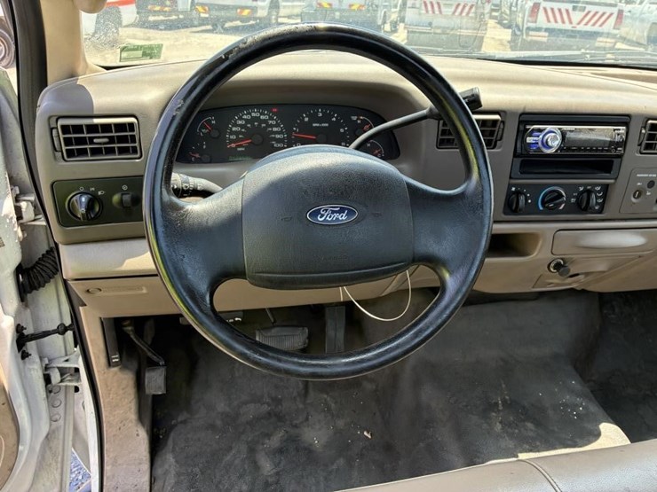 2004-ford-f250-xl-image-12