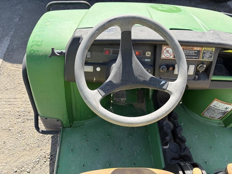 john-deere-gator-image-15