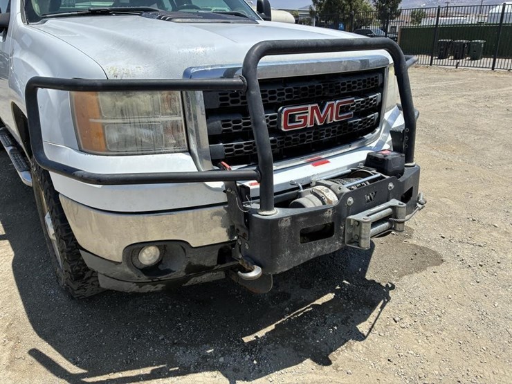 2012-gmc-sierra-2500-image-10