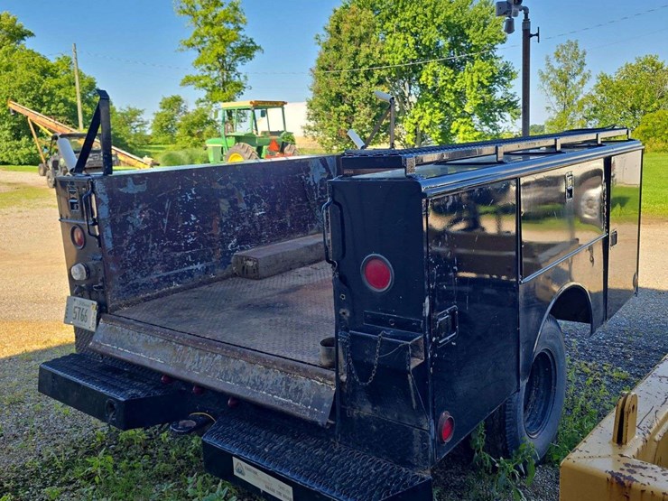 pull-type-truck-service-bed,-knapheide-bed,-bumper-and-rear-hitch,-dually-axle-image-4