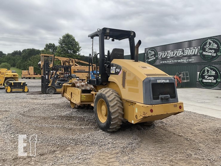 2014-caterpillar-cp44b-image-2
