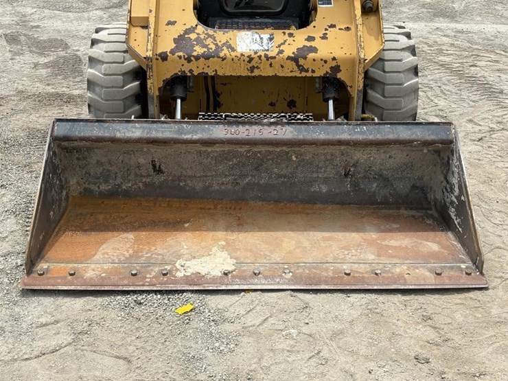 2014-caterpillar-246d-image-7