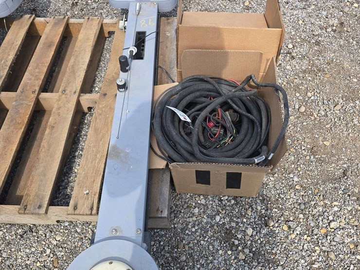 agleader-paradyne-receivers-with-rtk-unlock-and-wiring-harness,-came-off-an-8000-deere-series-image-4