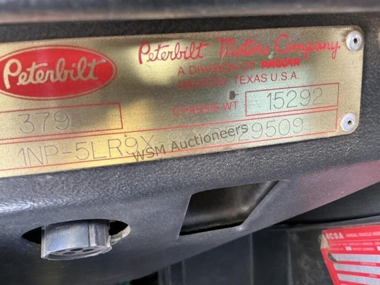 2000-peterbilt-379-image-15