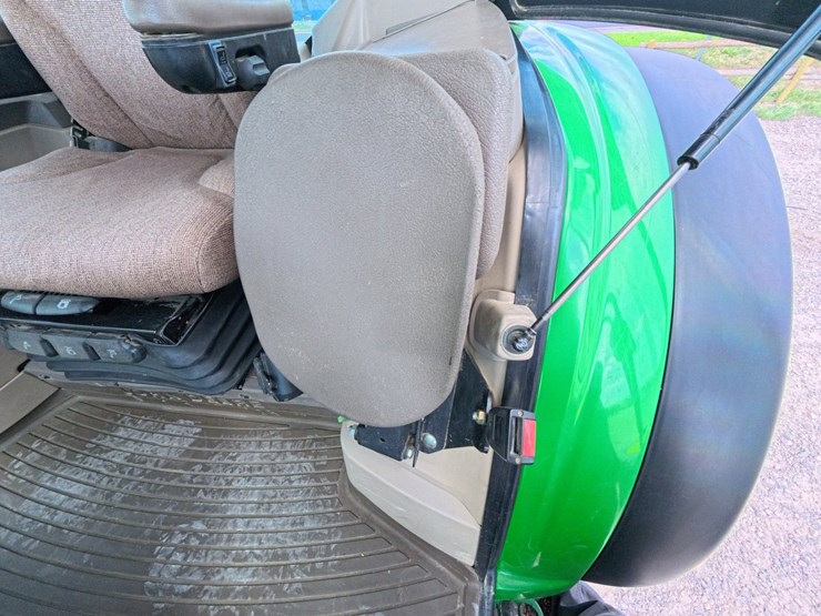 2011-john-deere-7530-premium-image-58