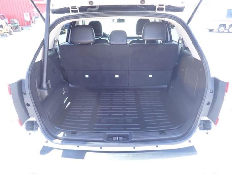 2011-ford-edge-image-58