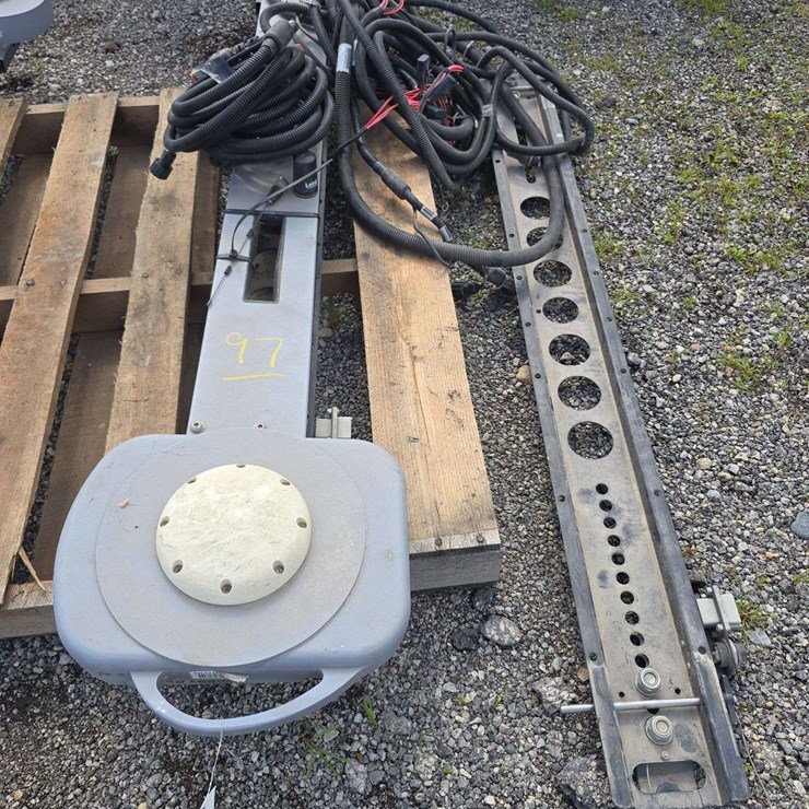 Agleader Paradyne Receivers with RTK Unlock and wiring harness, came off an 8000 Deere Series