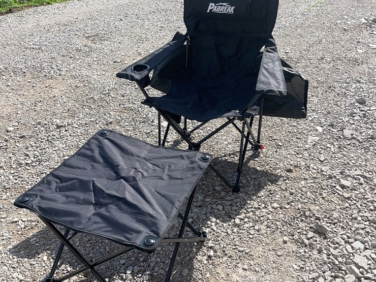collapsible-camping-chair.-black.-comes-with-foot-stool-and-storage-bag!-image-3