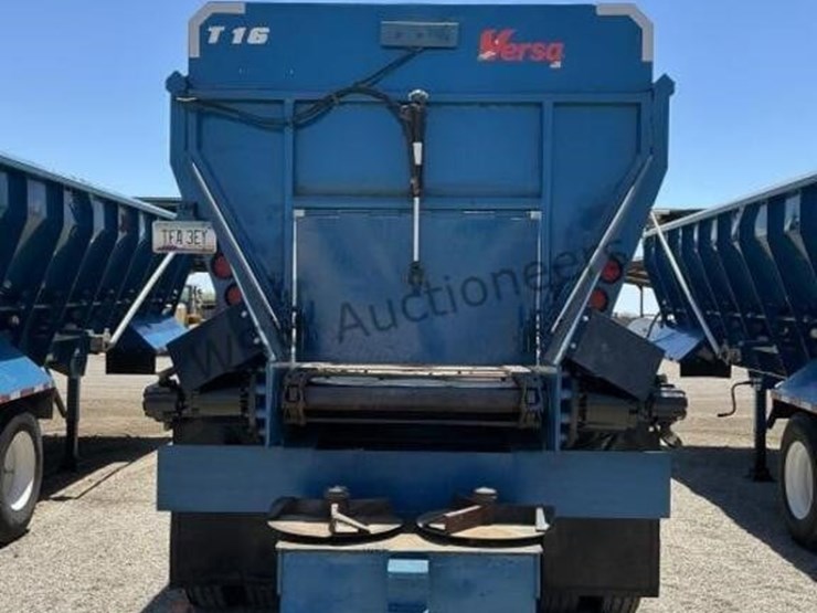 2020-versa-v-bottom-spreader-trailer-image-5