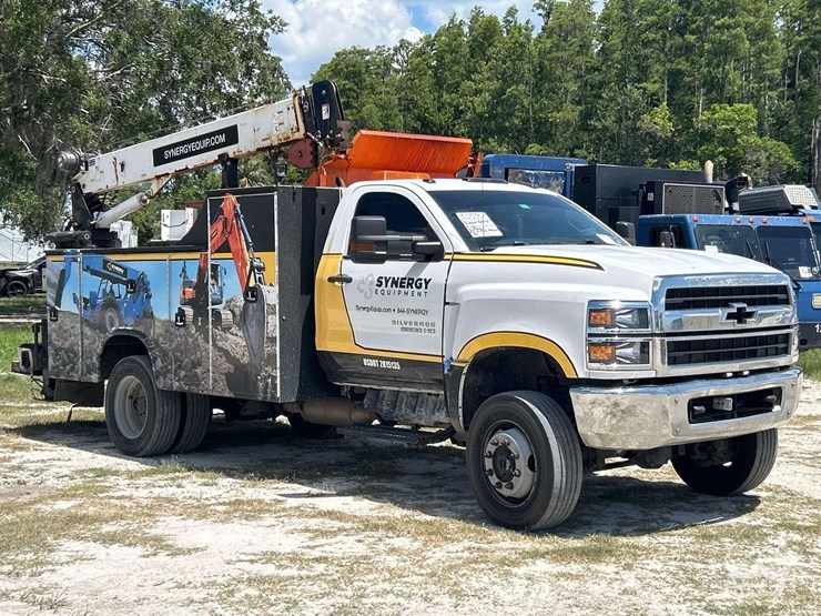 2020-chevrolet-silverado-5500hd-image-2