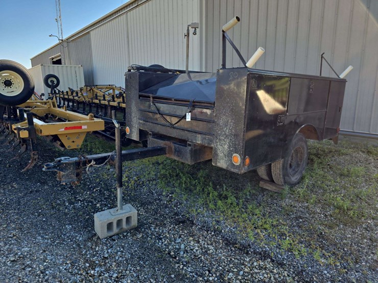 pull-type-truck-service-bed,-knapheide-bed,-bumper-and-rear-hitch,-dually-axle-image-1