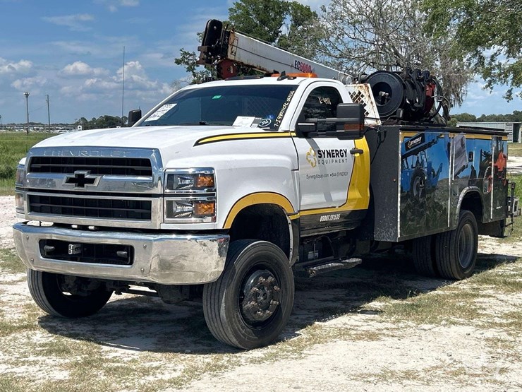 2020-chevrolet-silverado-5500hd-image-1