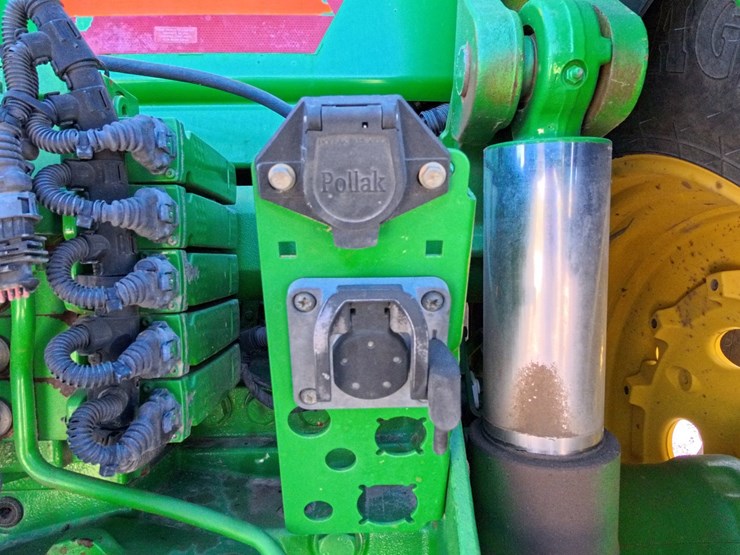 john-deere-8285r-image-45