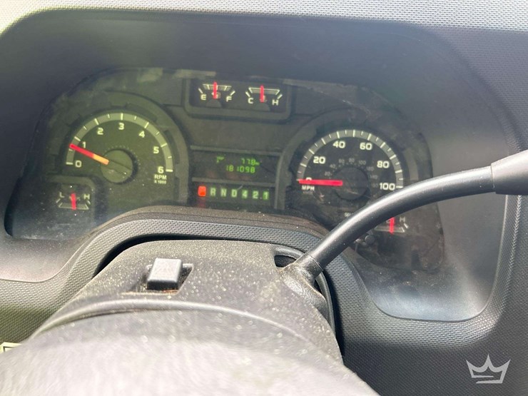 2019-ford-e350-image-12
