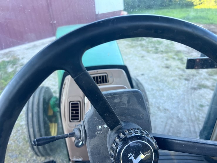 john-deere-8110-image-27