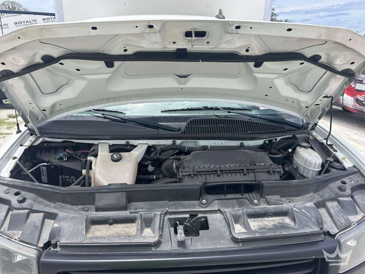 2019-gmc-savana-12ft.-reefer-box-truck-image-9