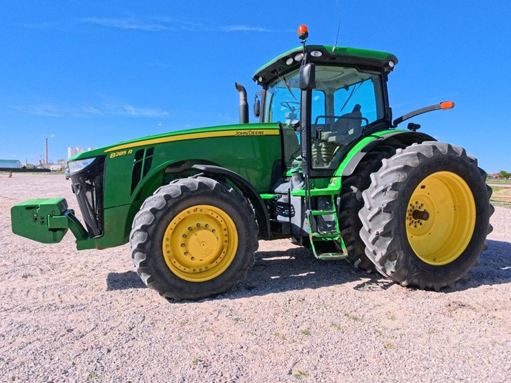 john-deere-8285r-image-10